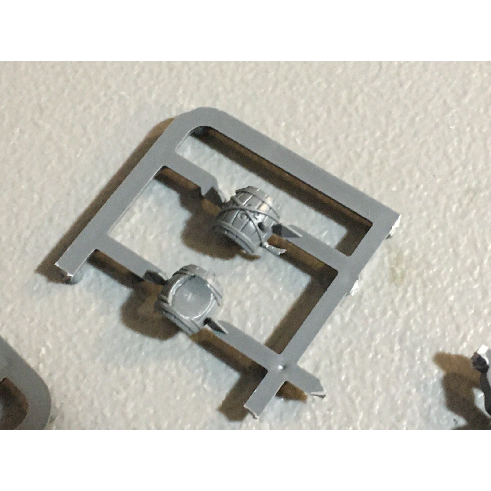 A23589 WARHAMMER AOS FANTASY OGRE KINGDOMS MAWTRIBES BITS ON SPRUE LOT ARMS EXTR