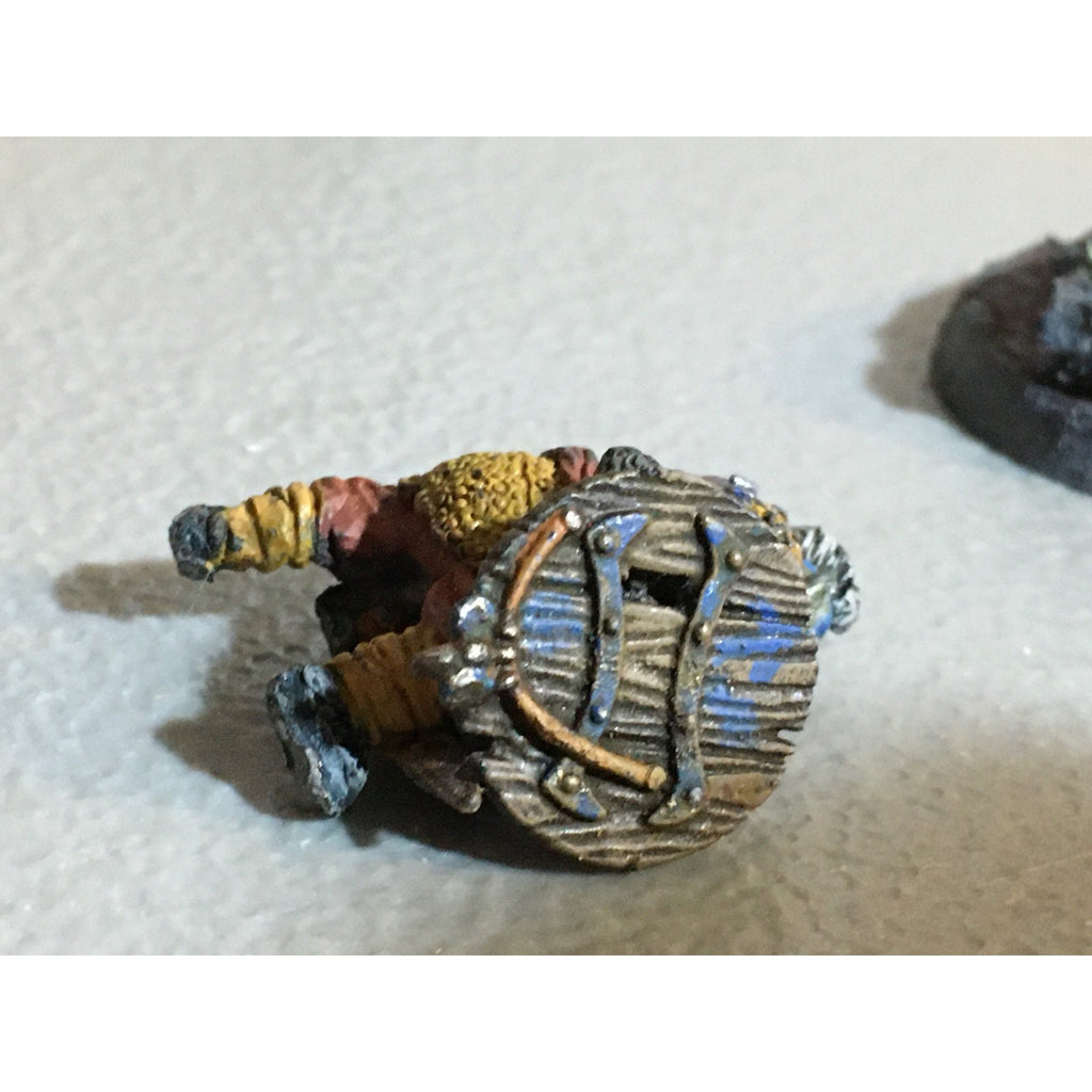 A32471 WARHAMMER FANTASY CITADEL VINTAGE HOBGOBLIN WARRIOR METAL PAINT BASE