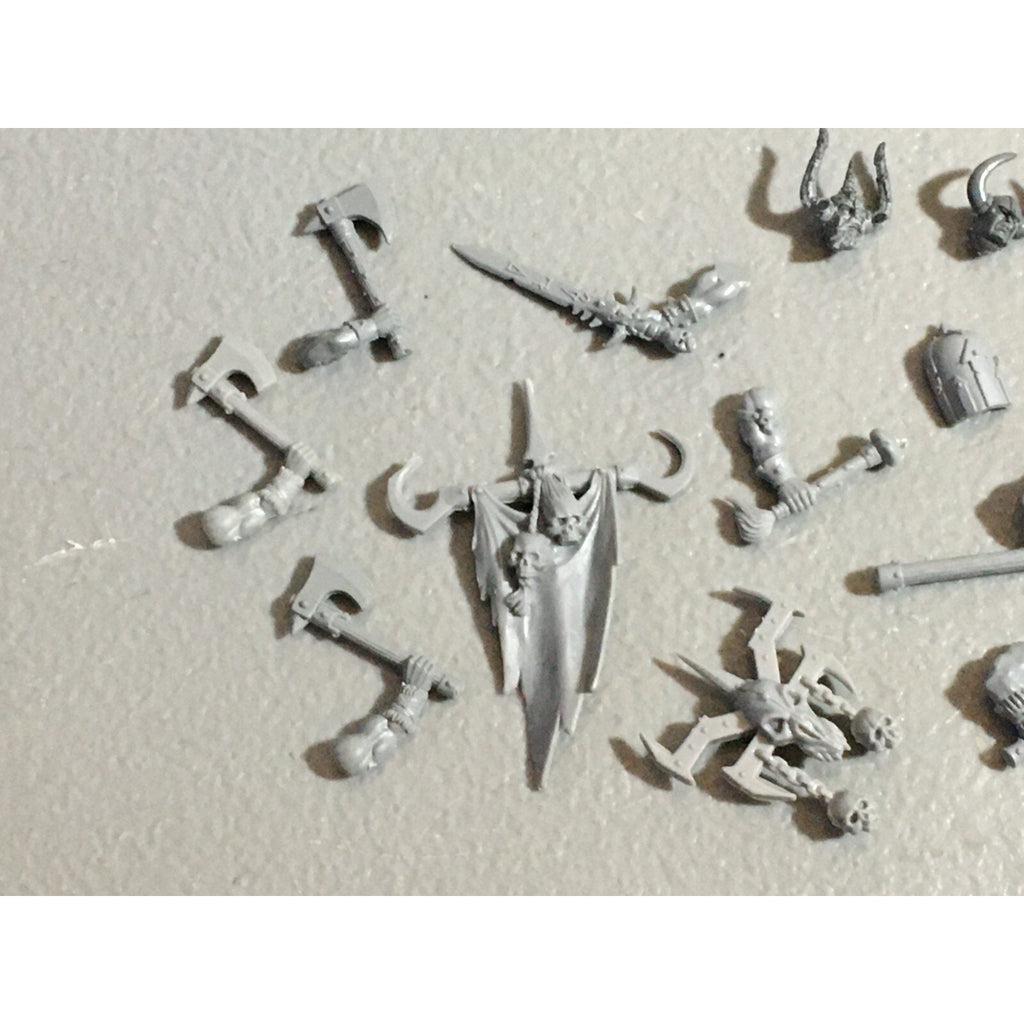 A22184 WARHAMMER FANTASY CHAOS MORTALS BITS LOT MIXED MARAUDER COMMAND & ARMS GW