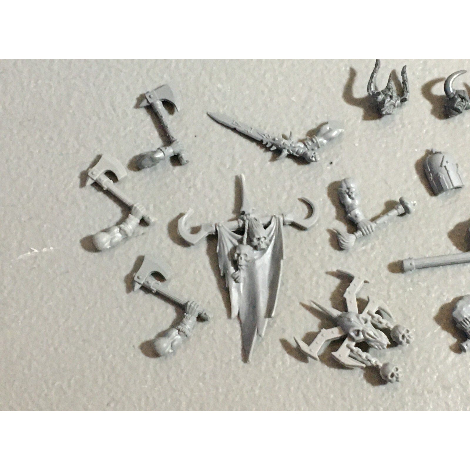 A22184 WARHAMMER FANTASY CHAOS MORTALS BITS LOT MIXED MARAUDER COMMAND & ARMS GW