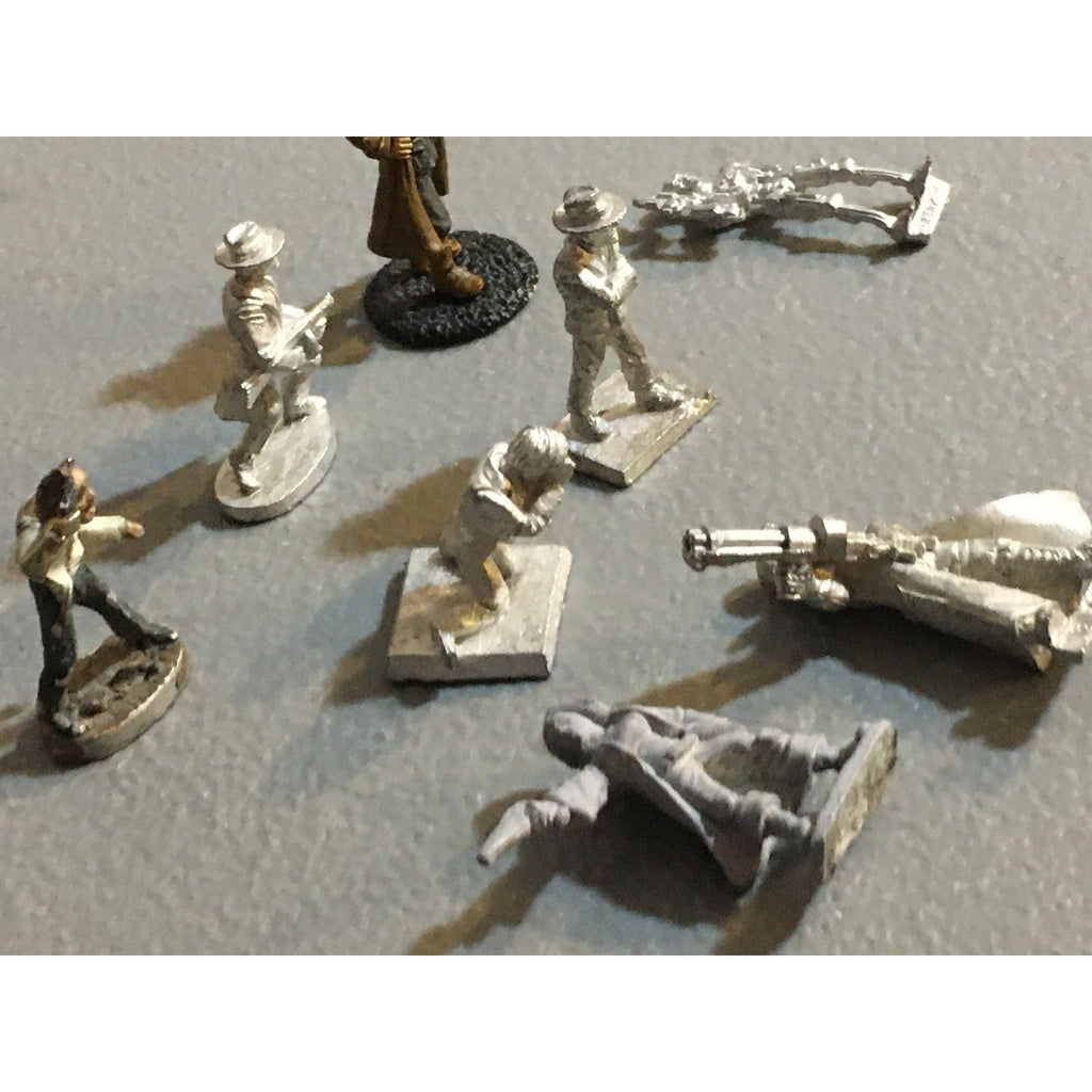 A34036 UNKNOWN METAL MINIATURES SCI-FI MODERN MIXED LOT SOLDIER CIVILIAN ROBOT