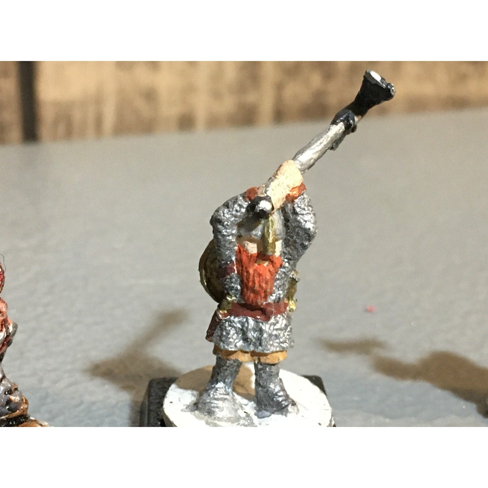 A24860 UNBRANDED METAL TABLETOP OLD OOP D&D FANTASY WARRIORS DWARFS MINIATURES