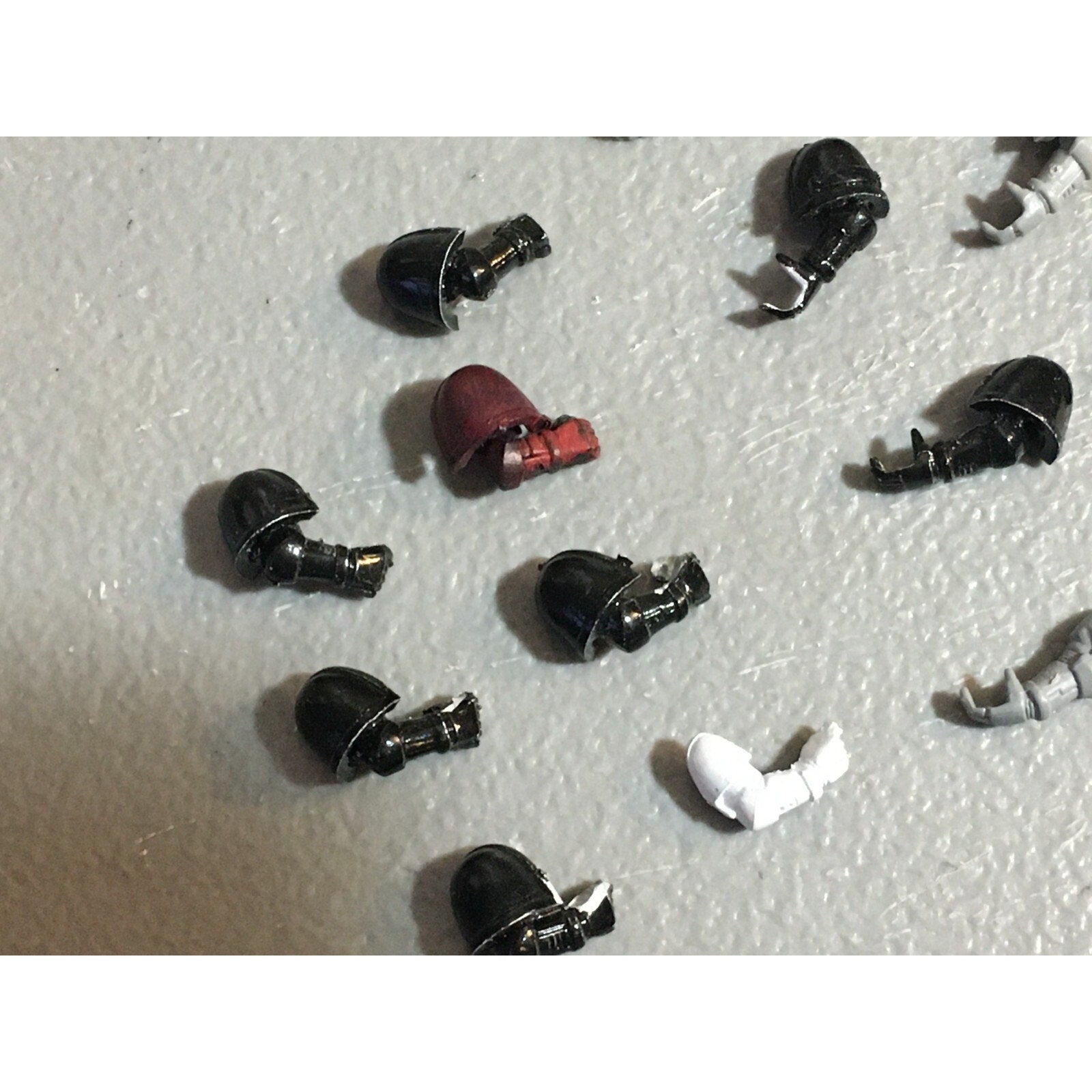 A22987 WARHAMMER 40K SPACE MARINES BITS LOT ARMS GW GAMES WORKSHOP