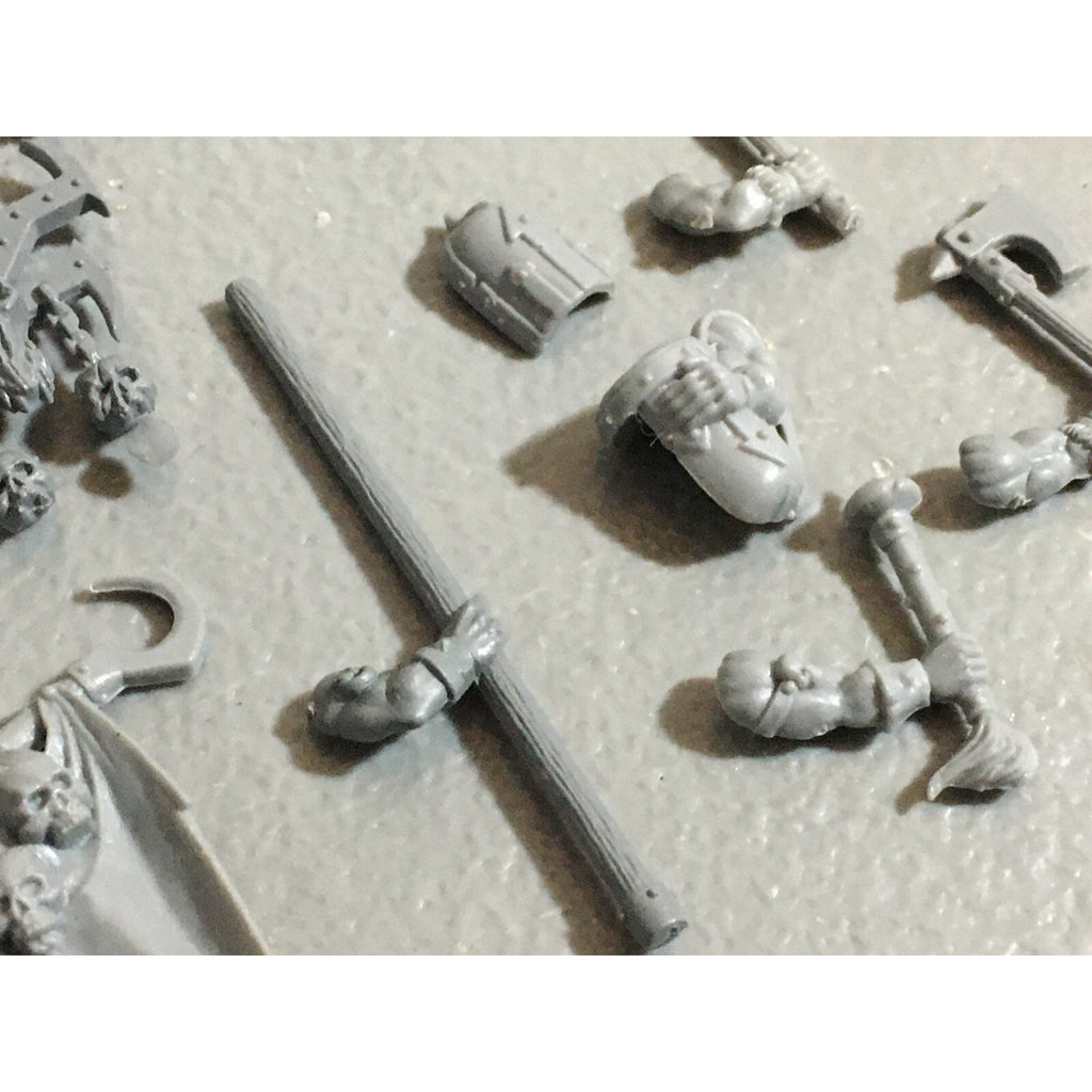 A22178 WARHAMMER FANTASY CHAOS MORTALS BITS LOT MIXED MARAUDER COMMAND & ARMS GW