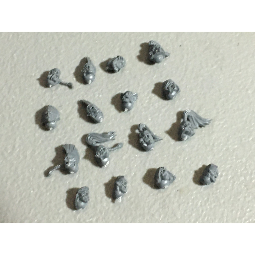 A22547 WARHAMMER 40K SPACE MARINES WOLVES BITS LOT HEADS GAMES WORKSHOP GW