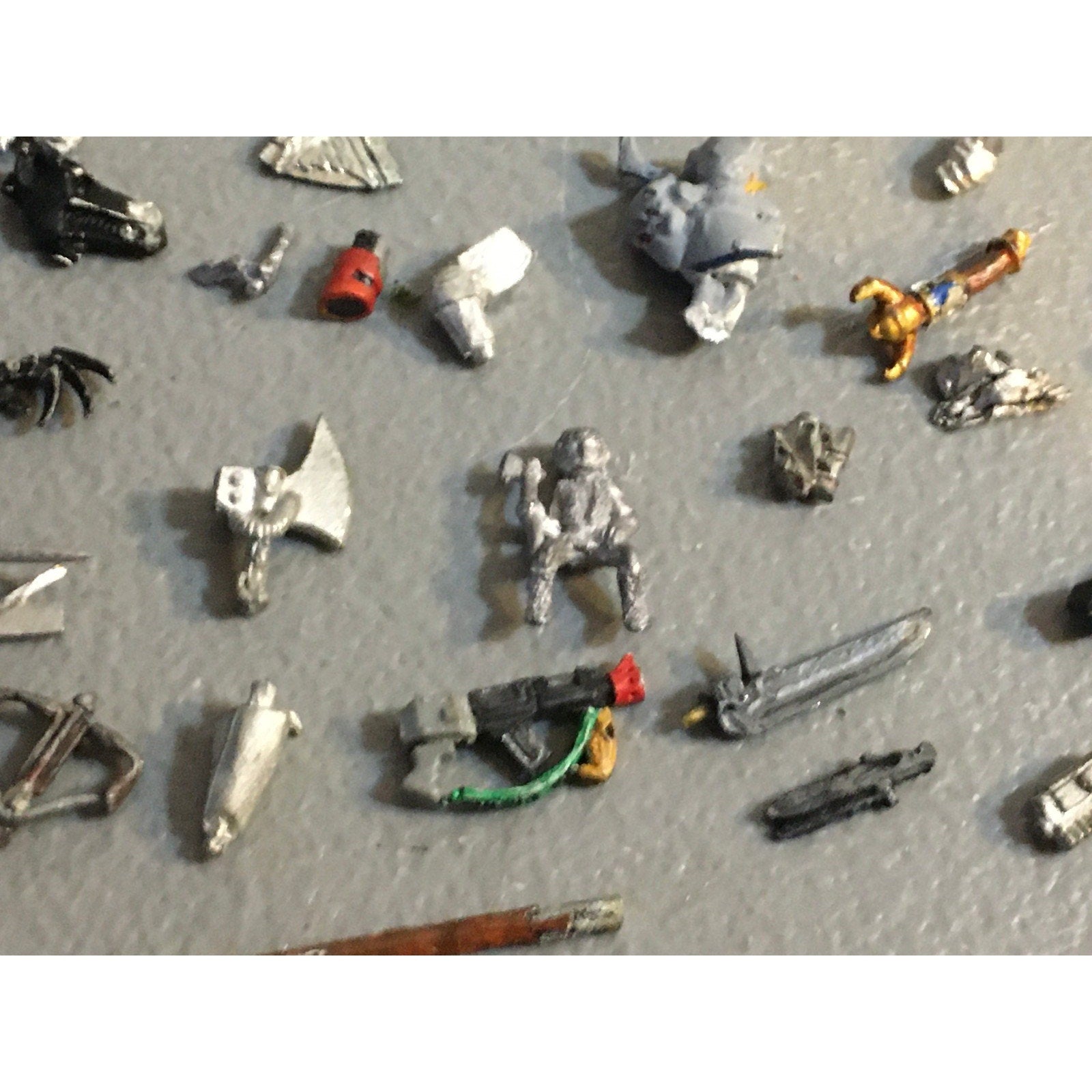 A32573 UNKNOWN MINIATURES ALL METAL BITS LOT WINGS ARM HEAD RPG TABLETOP