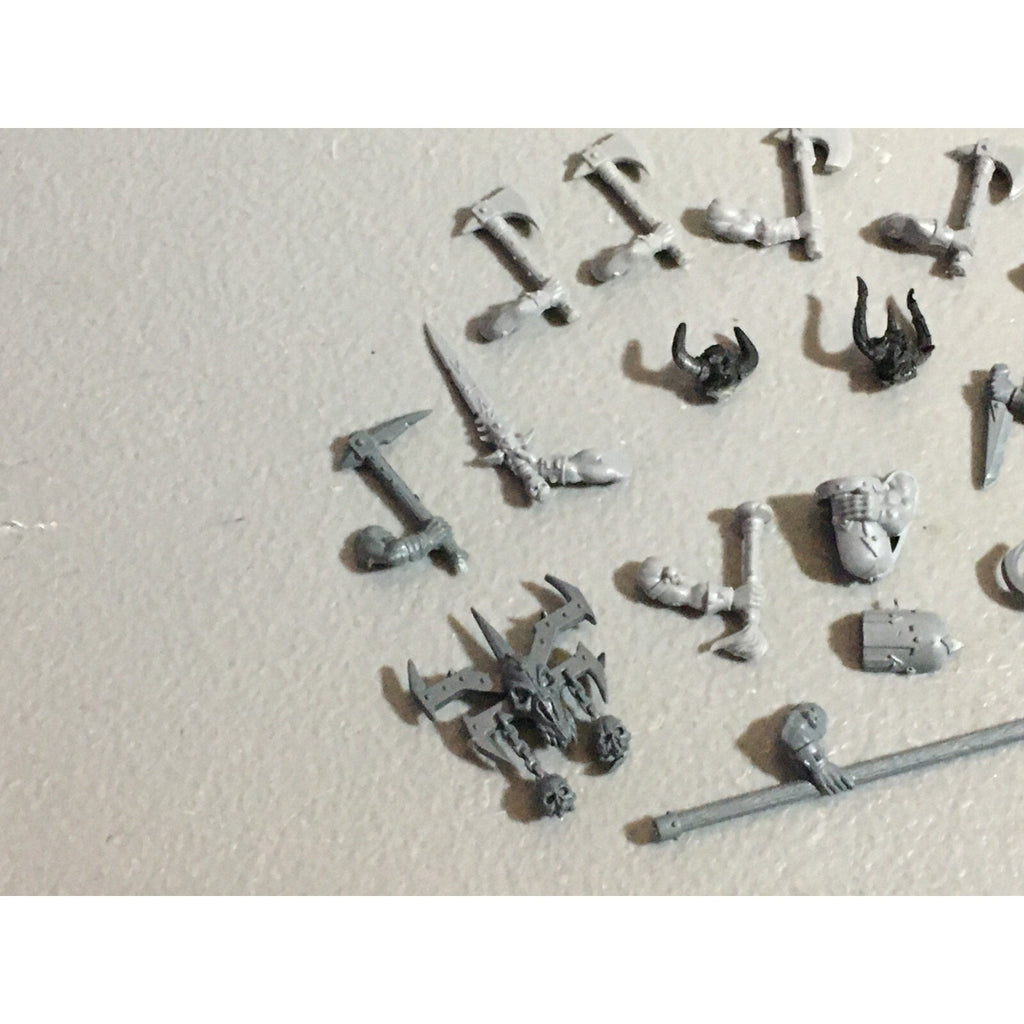 A22185 WARHAMMER FANTASY CHAOS MORTALS BITS LOT MIXED MARAUDER COMMAND & ARMS GW