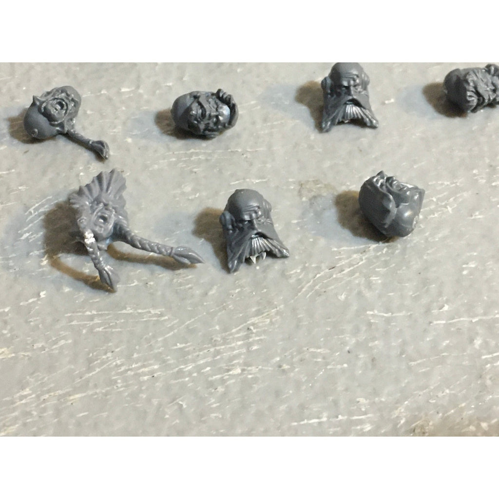 A33576 WARHAMMER 40K SPACE MARINES WOLVES BITS LOT HEADS GW GAMES WORKSHOP