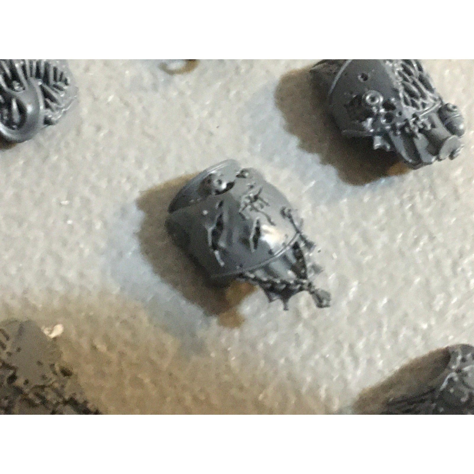 A31439 WARHAMMER 40K DEATH GUARD BITS LOT PLAGUE MARINE CHEST GW CHAOS MARINES