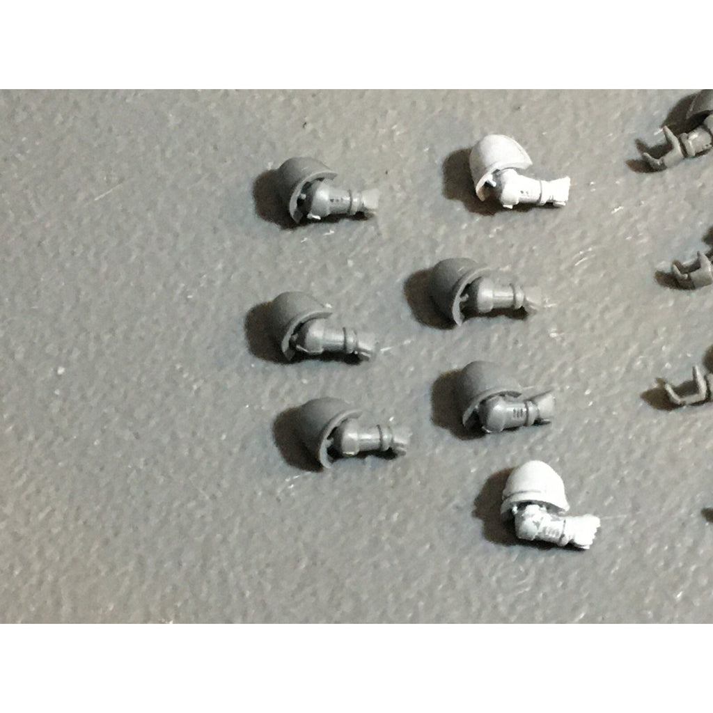 A22947 WARHAMMER 40K SPACE MARINES BITS LOT ARMS GAMES WORKSHOP GW