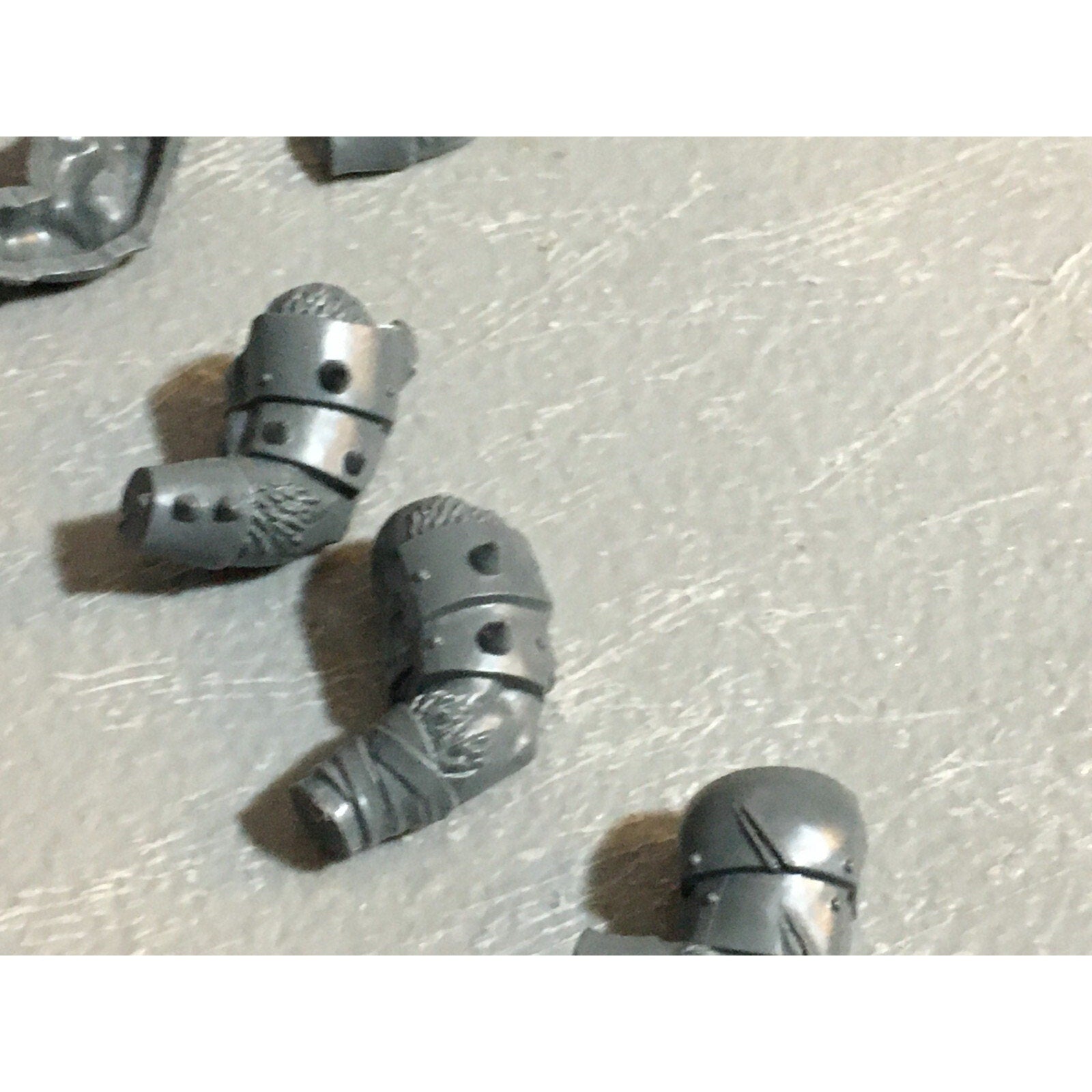 A23169 WARHAMMER FANTASY CHAOS BEASTMEN BITS LOT MINOTAUR ARMS GW GAMES WORKSHOP