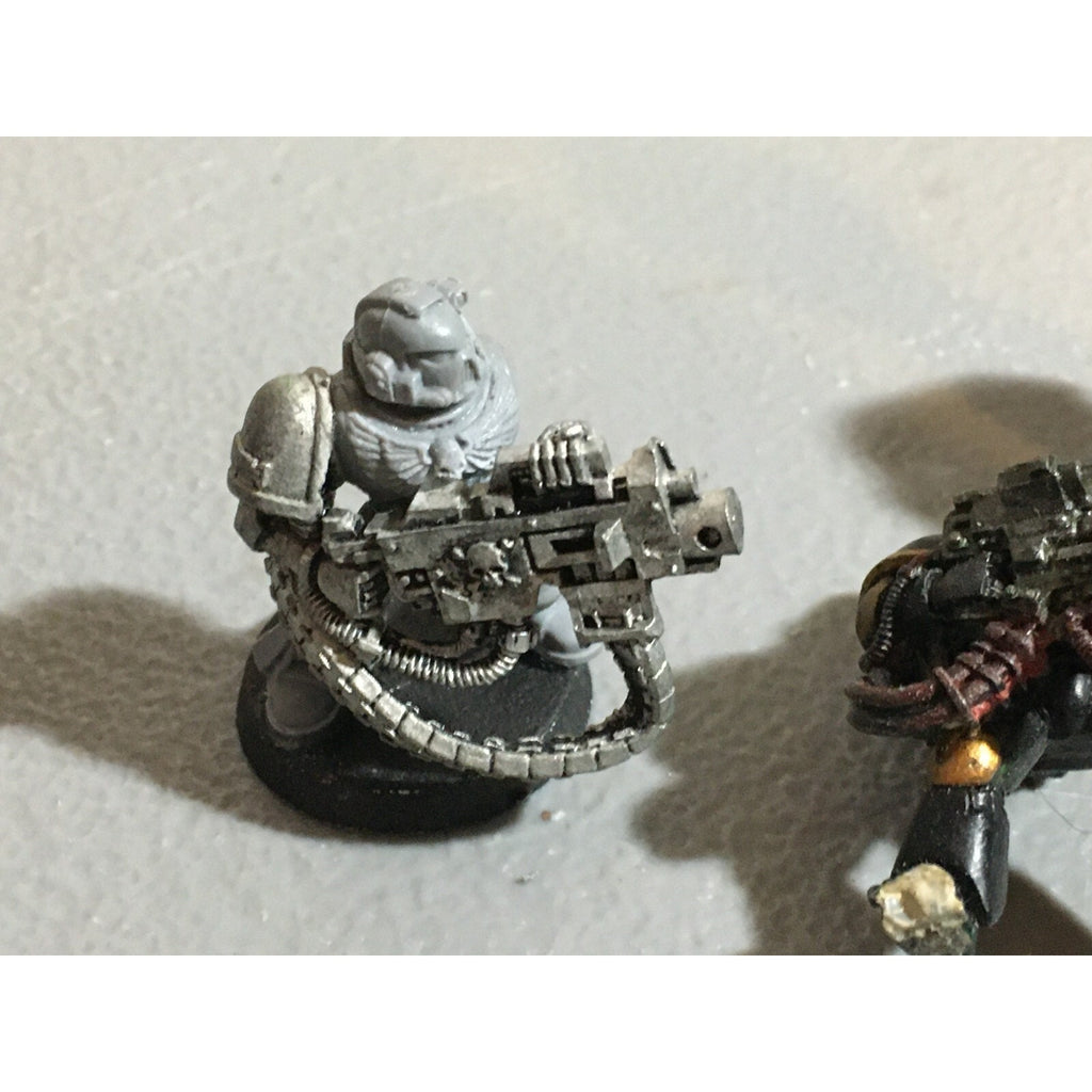 A21010 WARHAMMER 40K SPACE MARINES METAL DEVASTATORS MISS 1 ARM PLASTIC BODIES