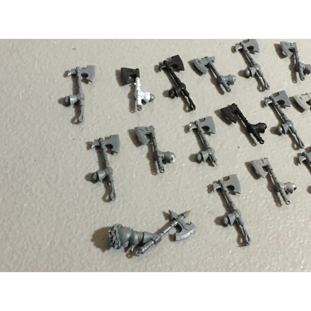 A22210 WARHAMMER FANTASY CHAOS MORTALS BITS LOT AXE HANDS GAMES WORKSHOP