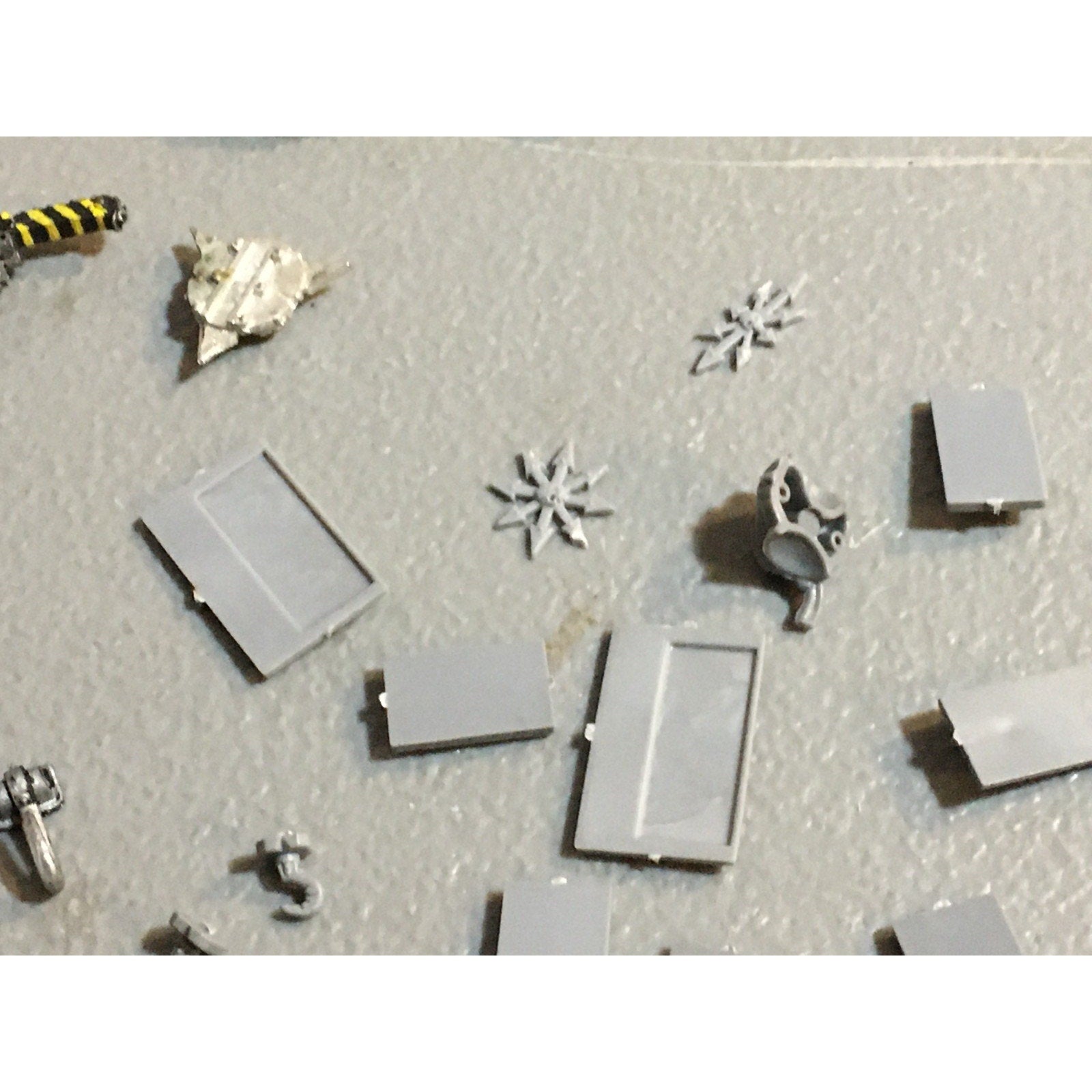 A25114 WARHAMMER 40K CHAOS SPACE MARINES BITS LOT TANK PLATE HOOK 4 BIT METAL GW
