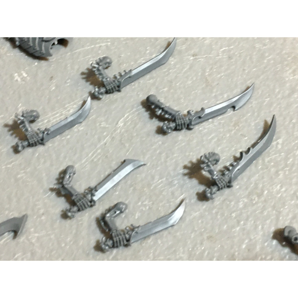 A23228 WARHAMMER FANTASY AOS TOMB KINGS OSSIARCH BITS LOT SWORDS SHIELDS GW