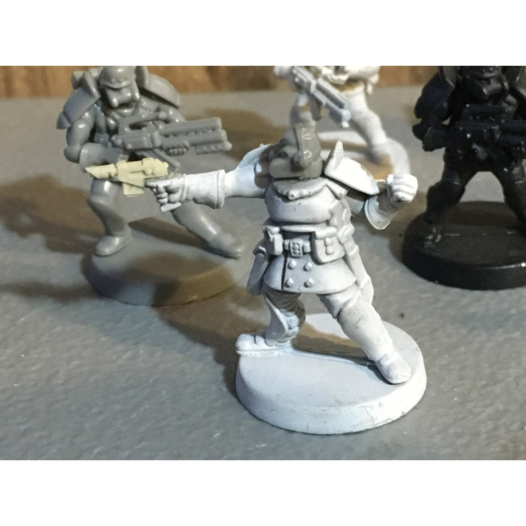 A30064 UNKNOWN TABLE TOP SCI-FI POWER ARMOR SOLDIERS 9 PK MISS 1 ARM WAR GAMES