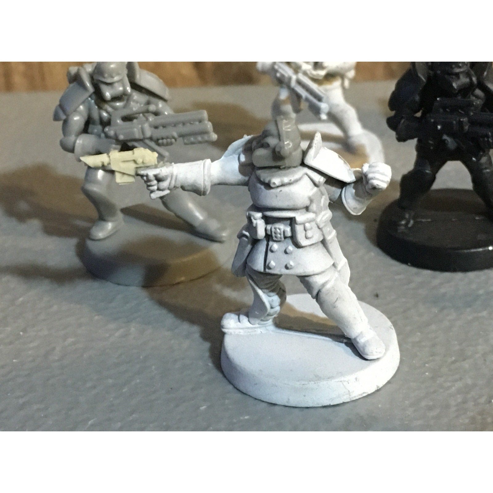 A30064 UNKNOWN TABLE TOP SCI-FI POWER ARMOR SOLDIERS 9 PK MISS 1 ARM WAR GAMES