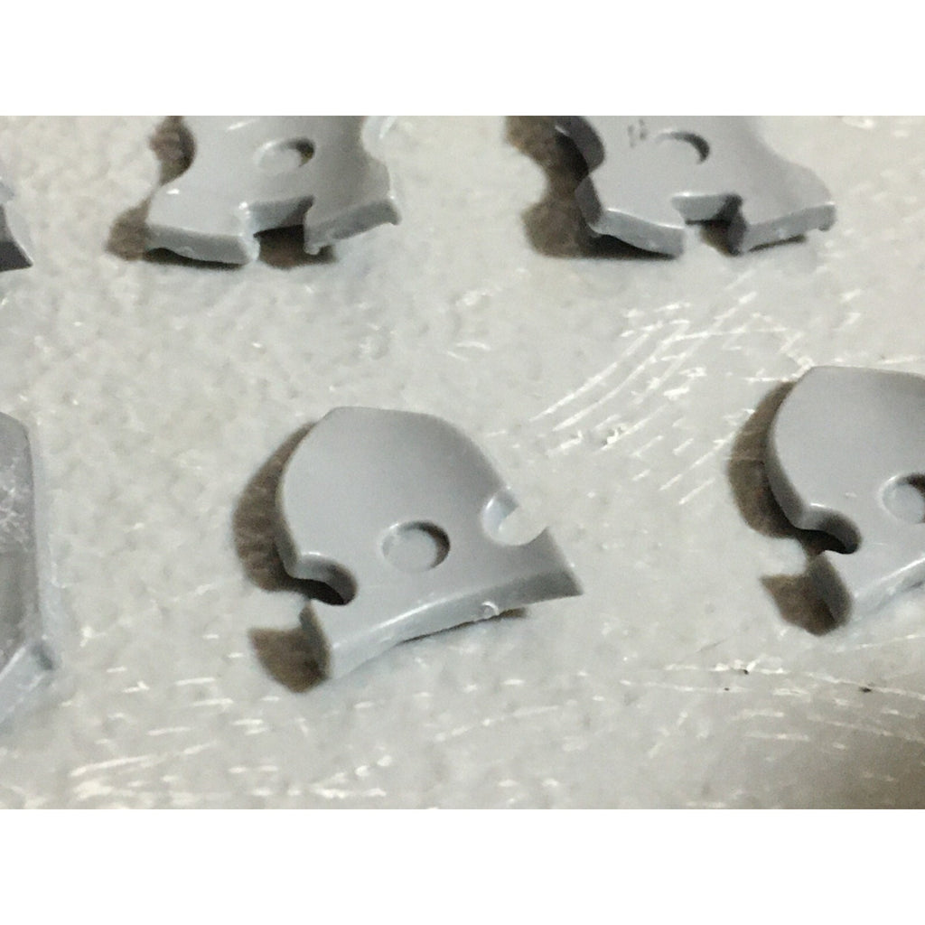A22247 WARHAMMER FANTASY CHAOS MORTALS BITS LOT WARRIORS KNIGHTS SHIELDS GW OOP