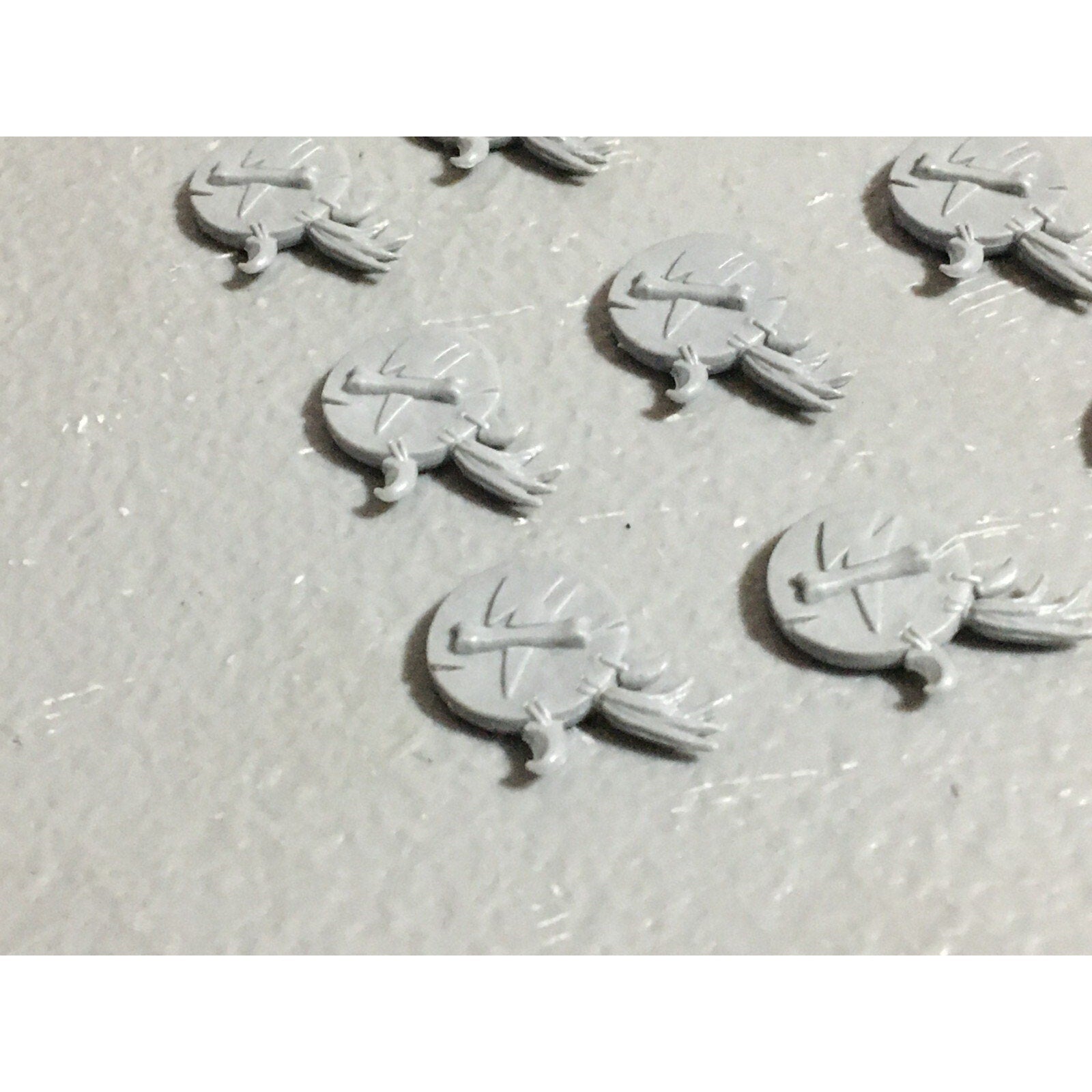 A22624 WARHAMMER FANTASY ORCS & GOBLINS BITS LOT GOBLIN SHIELD GAMES WORKSHOP GW