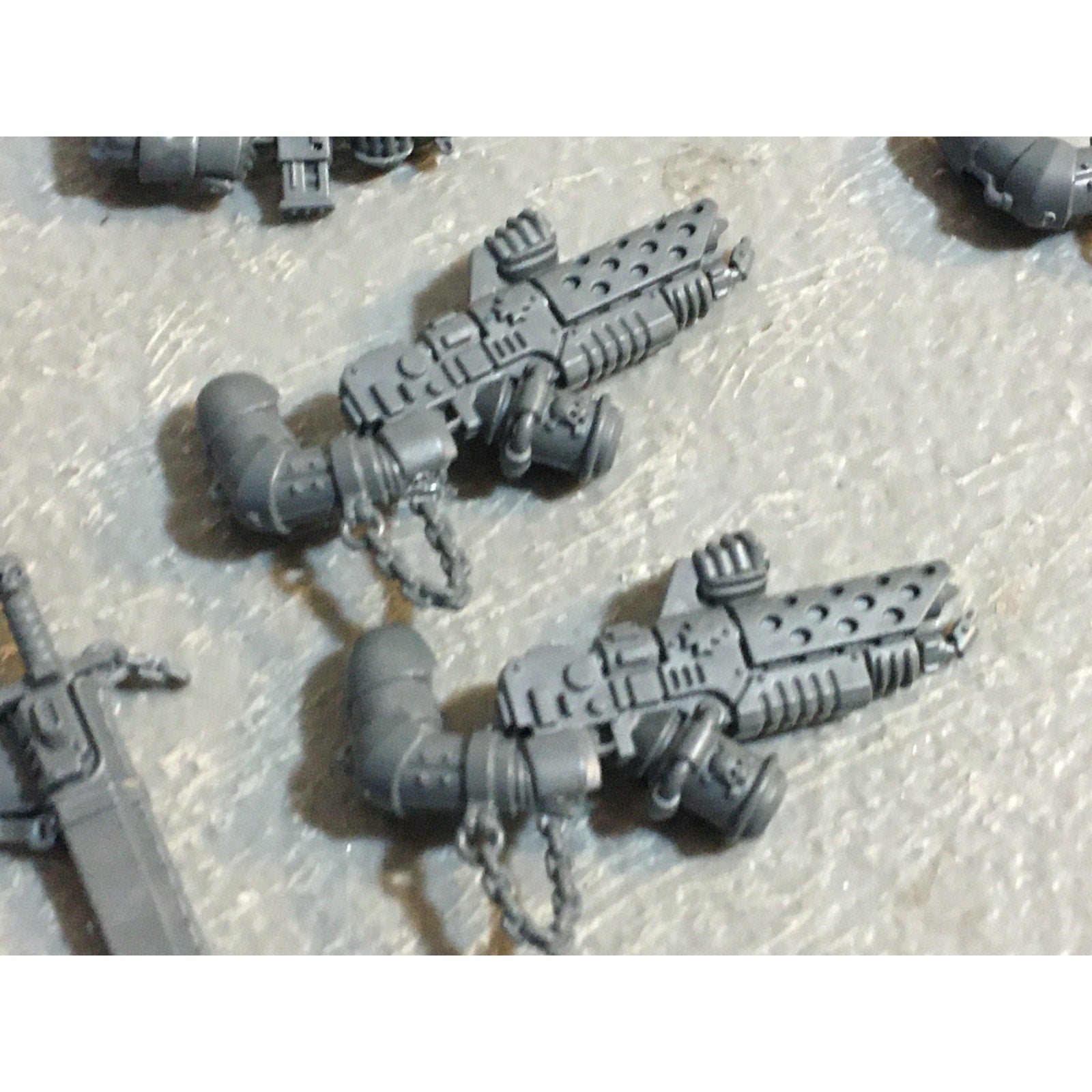 A29481 WARHAMMER 40K SPACE MARINES BLACK TEMPLARS BITS LOT BOLTER SWORD ARM GW