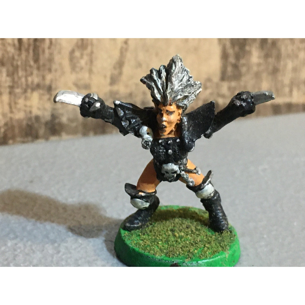 A30121 WARHAMMER BLOOD BOWL METAL DARK ELVES TEAM WITCH ELF PAINT BASE OOP GW