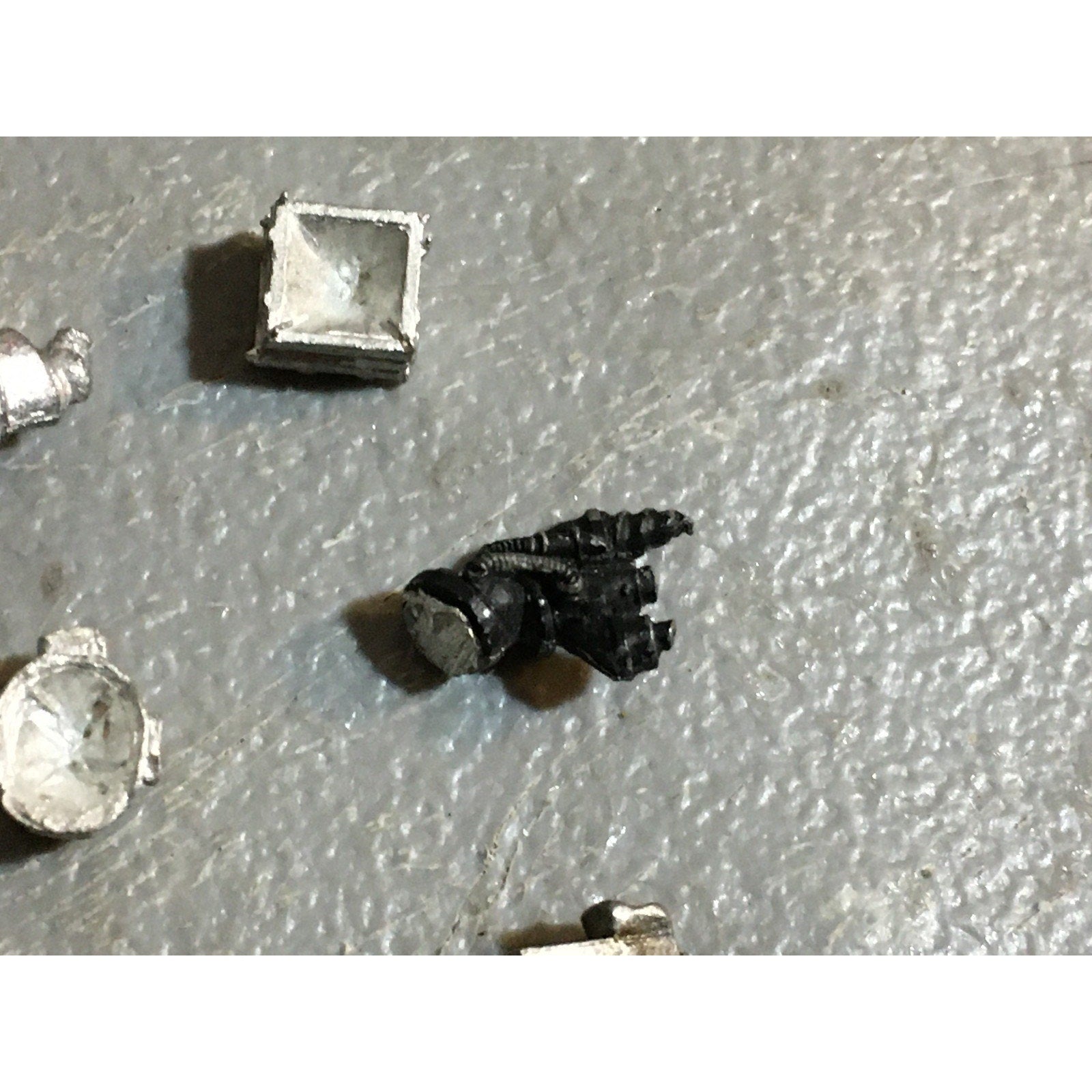 A32490 WARHAMMER 40K METAL MIXED BITS LOT ELDAR CRAFTWORLDS IMPERIAL GUARD GW