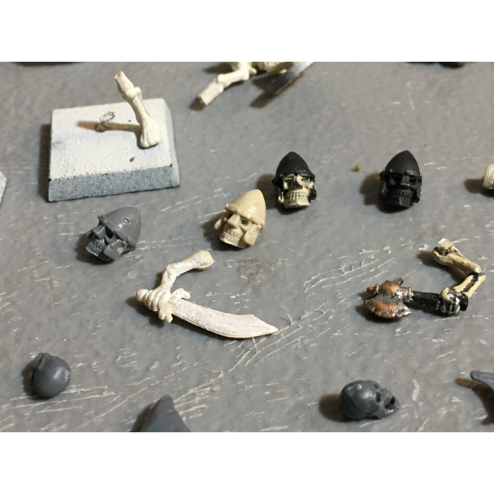 A23461 WARHAMMER FANTASY VAMPIRE COUNTS UNDEAD BITS LOT OLD SKELETONS GW