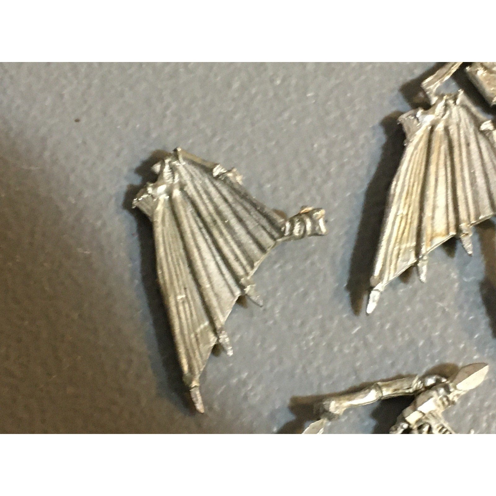 A32814 WARHAMMER 40K TYRANIDS METAL BITS LOT GARGOYLES BODY WING GW