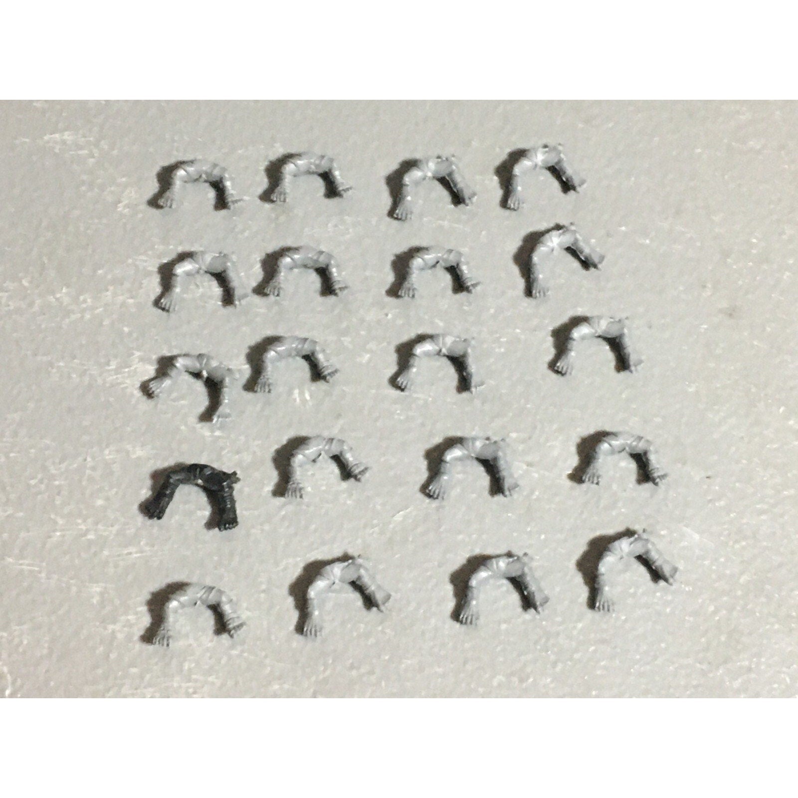 A22627 WARHAMMER FANTASY ORCS & GOBLINS BITS LOT GOBLIN WOLF RIDER LEGS GW
