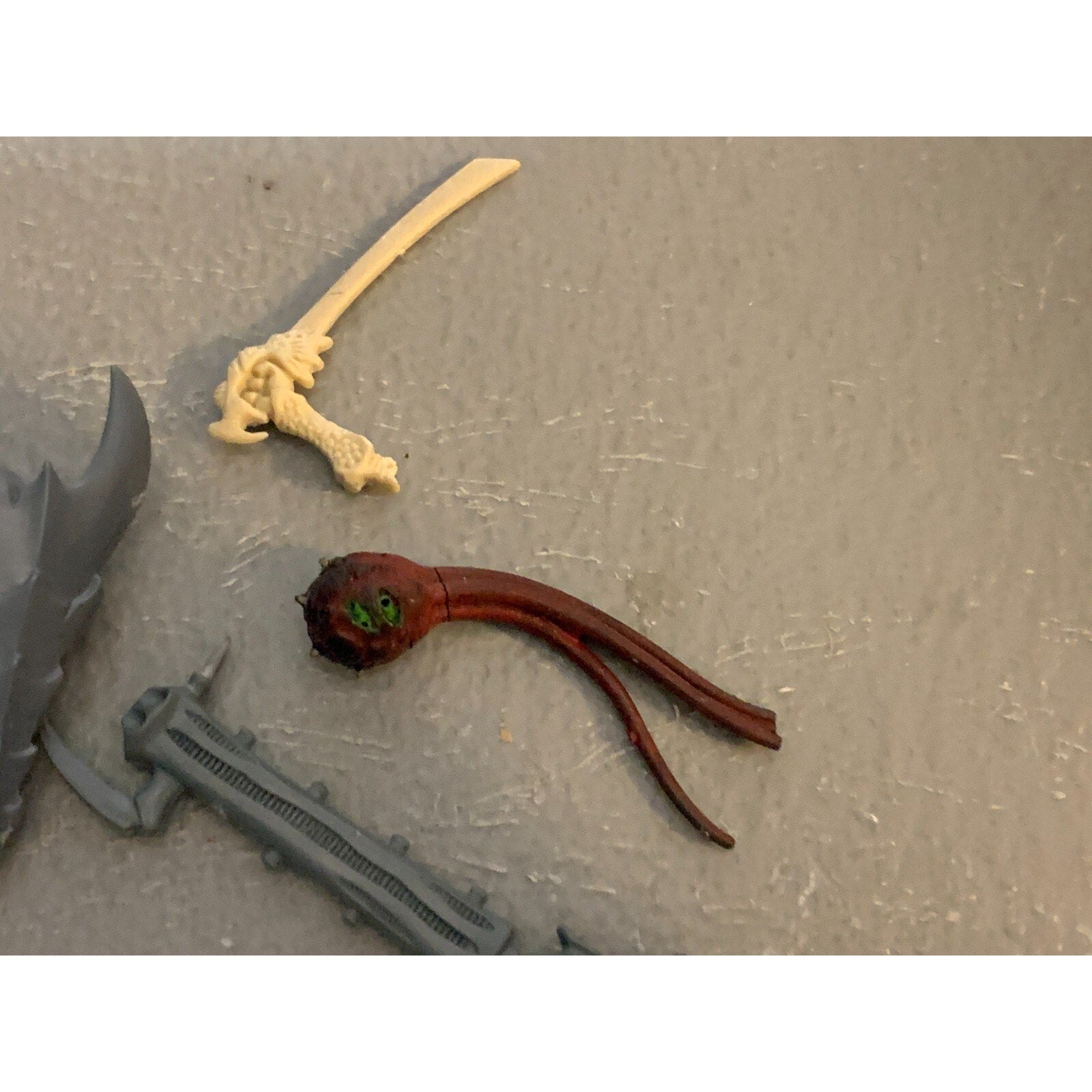 A23286 WARHAMMER 40K TYRANIDS INCOMPLETE BITS LOT SOME METAL OOP GW