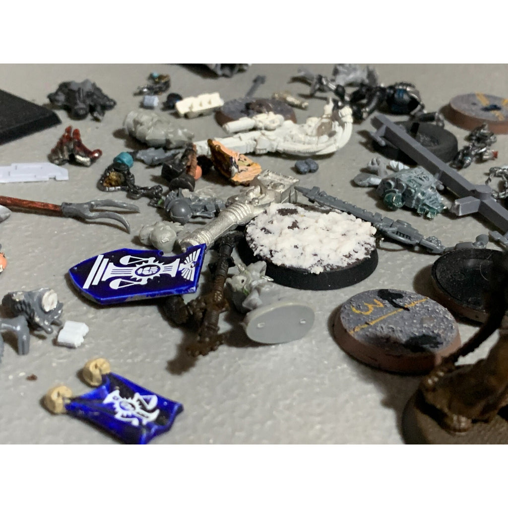 A17864 WARHAMMER FANTASY 40K MIXED RANDOM BITS LOT