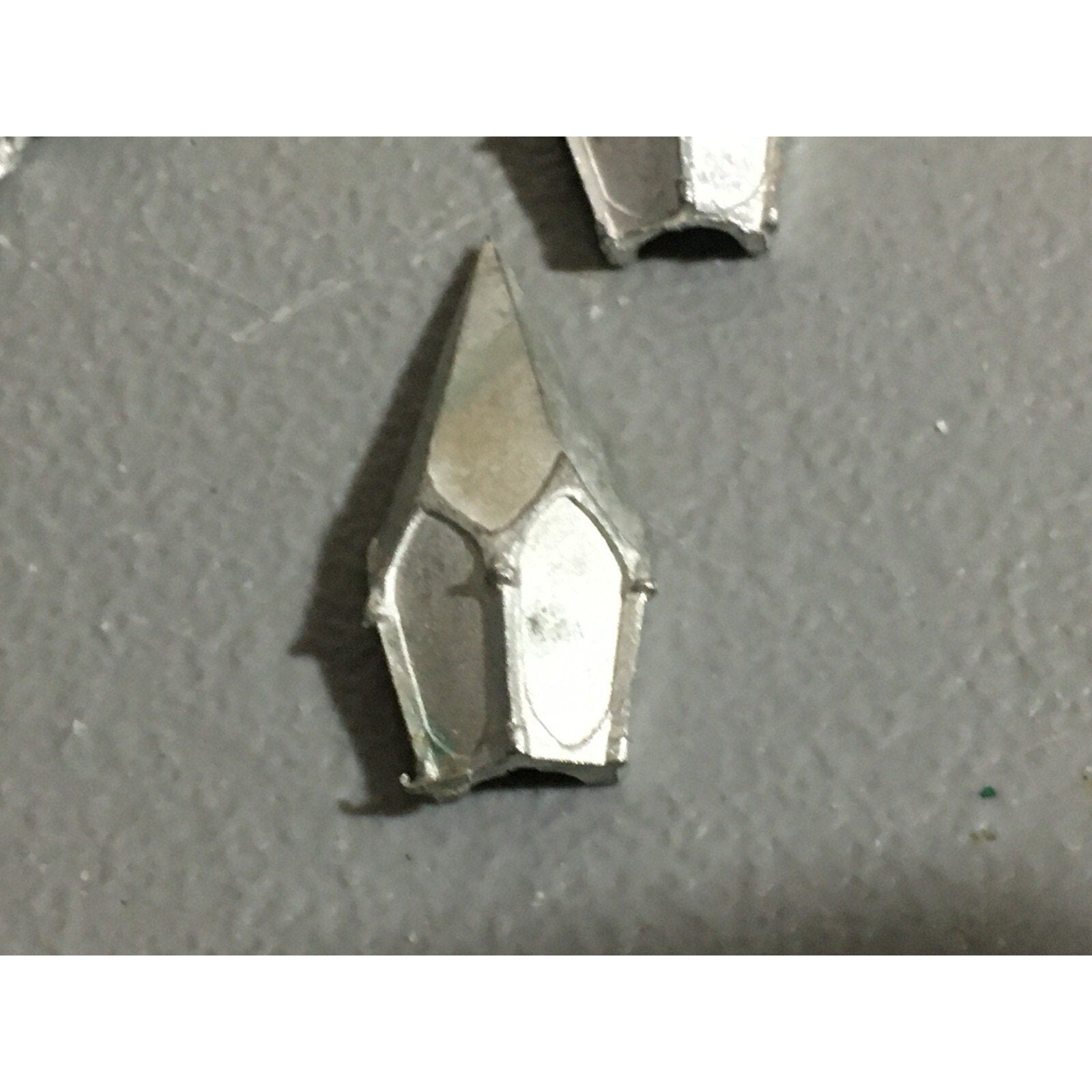 A22107 WARHAMMER 40K ELDAR CRAFTWORLDS GRAV TANK FIRE PRISM METAL BITS CRYS GEN