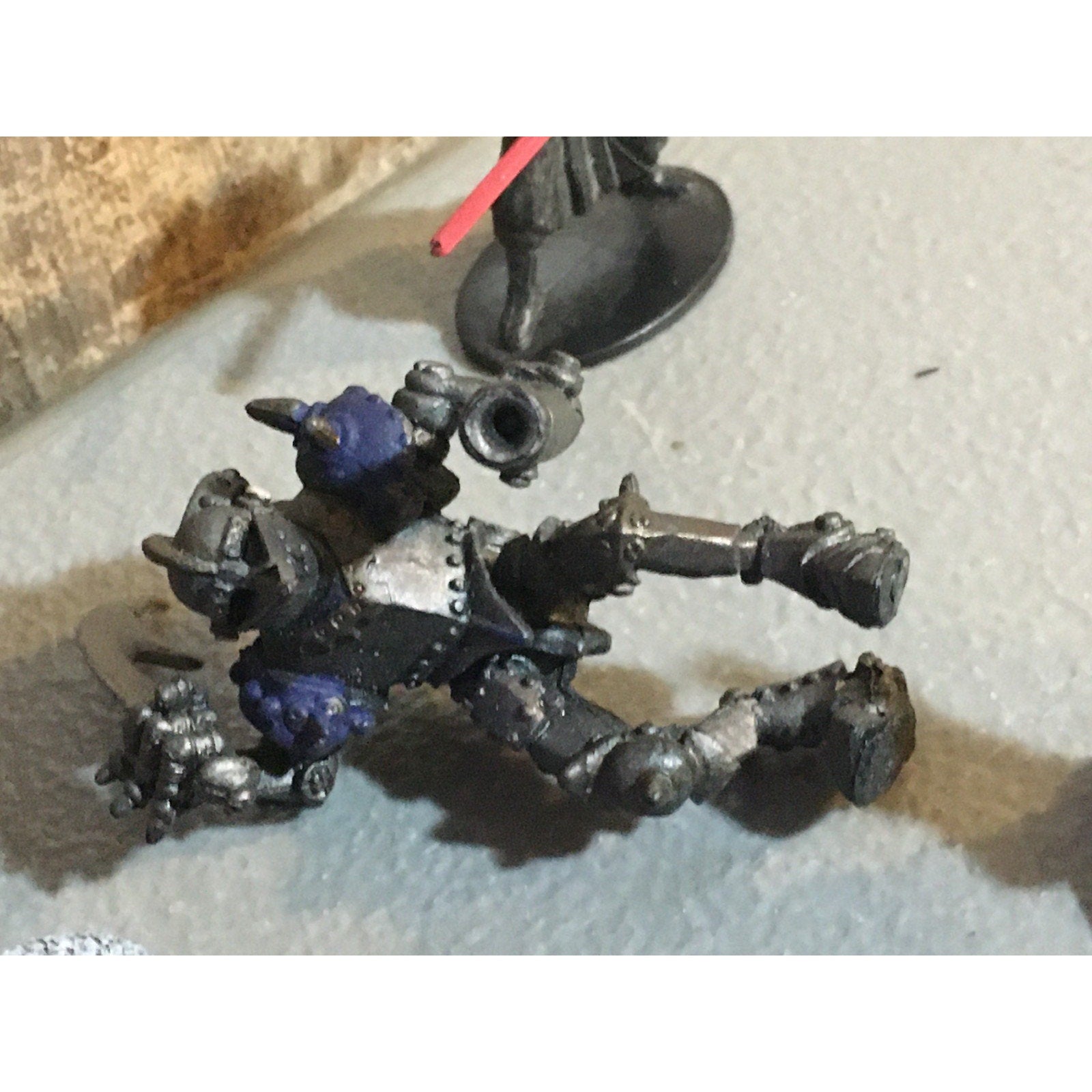 A32584 UNKNOWN PLASTIC MINIATURES BITS & INCOMPLETE LOT ROBOT DWARF SOLDIER