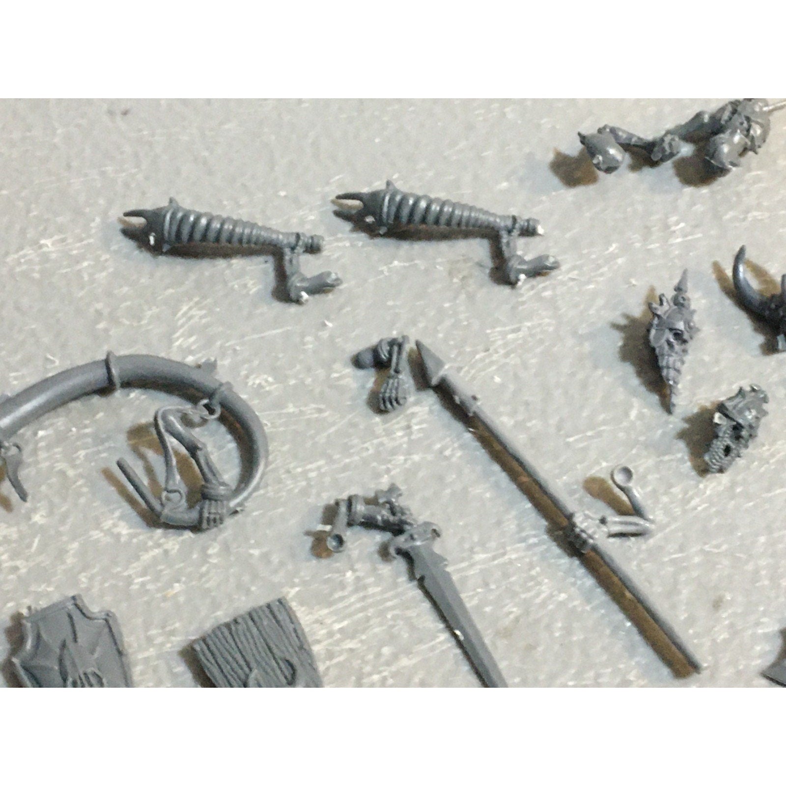 A28766 WARHAMMER FANTASY OLD WORLD VAMPIRE COUNTS BITS LOT SKELETON HEADS ARMS