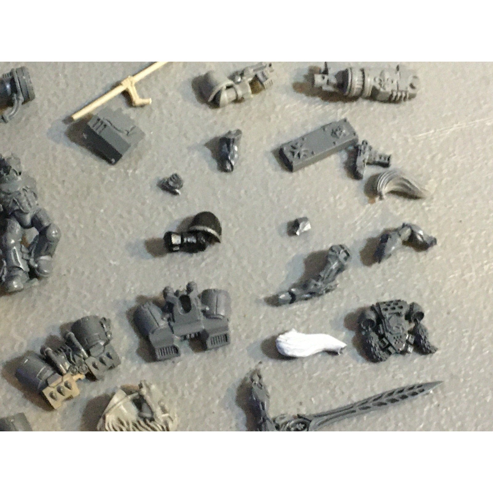 A32586 WARHAMMER 40K FANTASY RANDOM BITS LOT BLOOD ANGELS DAEMON UNDEAD GW