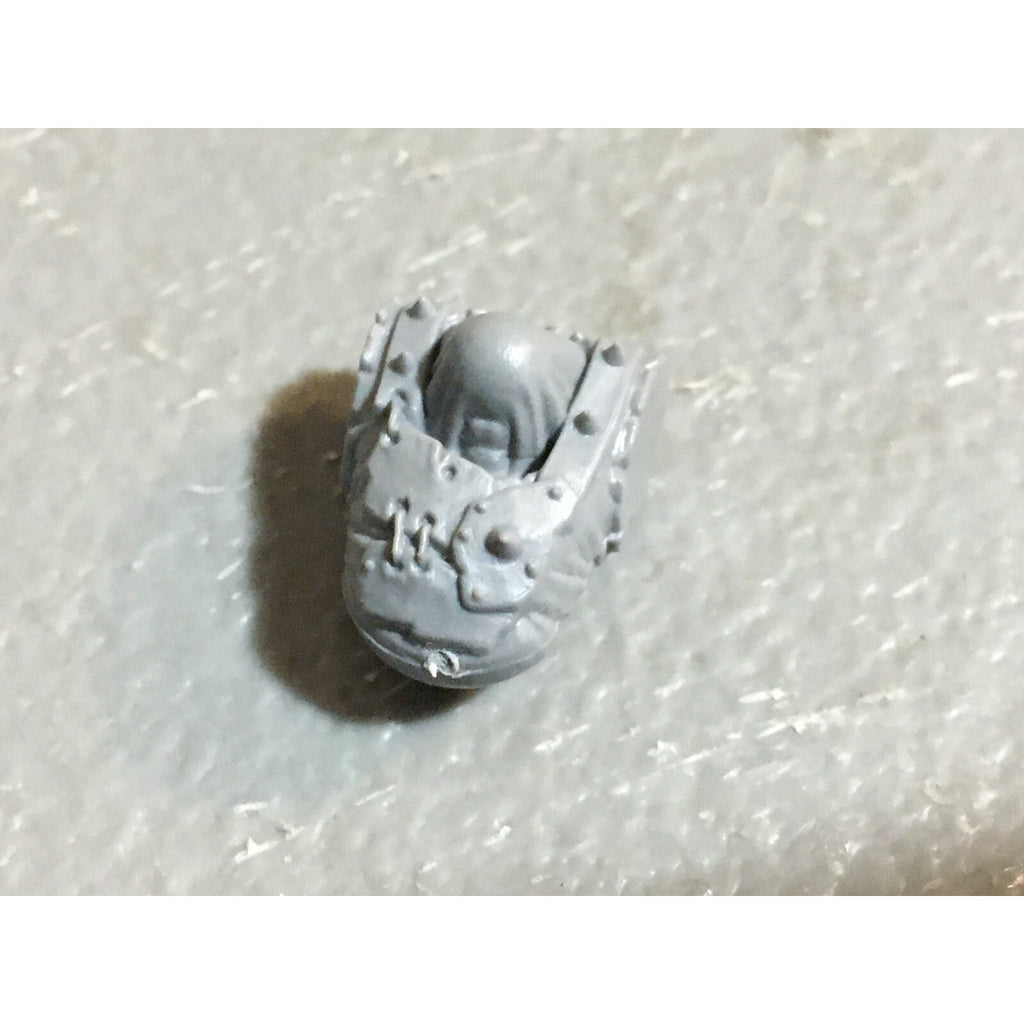 A23397 WARHAMMER FANTASY ORCS & GOBLINS BITS LOT ORC TORSOS LEGS ICONS GW