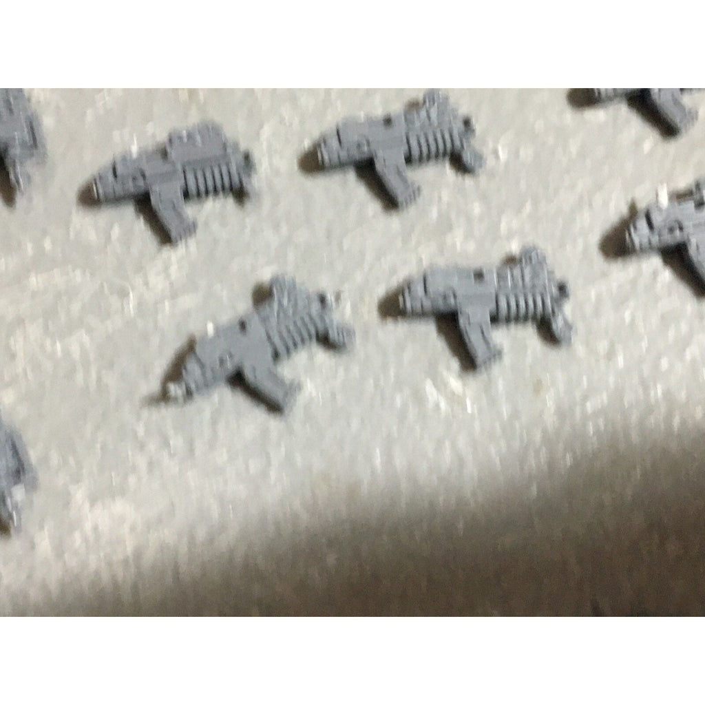 A22555 WARHAMMER 40K SPACE MARINES WOLVES BITS LOT BOLTERS CHAINSWORDS GW