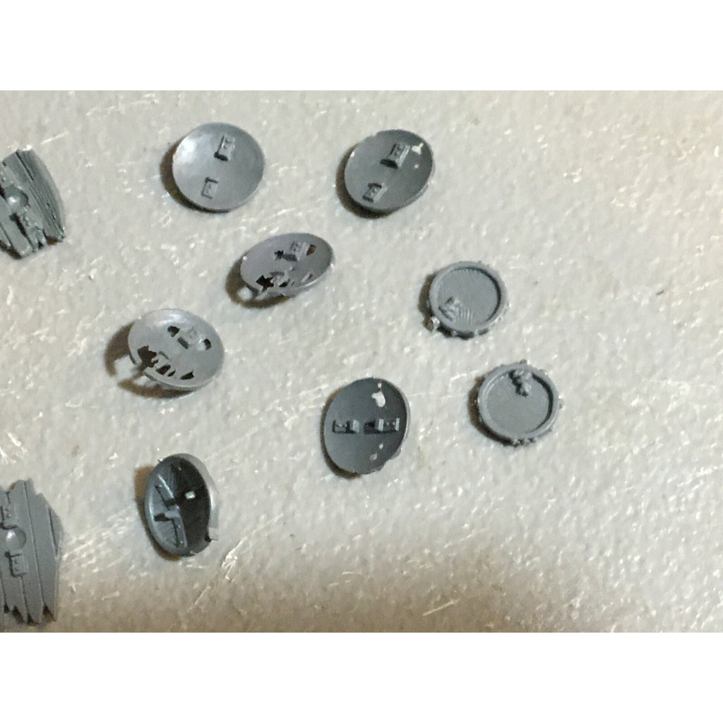 A23458 WARHAMMER FANTASY VAMPIRE COUNTS UNDEAD BITS LOT SHIELDS GW