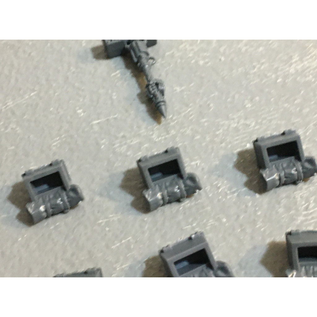 A29401 WARHAMMER 40K SPACE MARINES DARK ANGELS RAVENWING BIKE SADDLEBAG BITS LOT