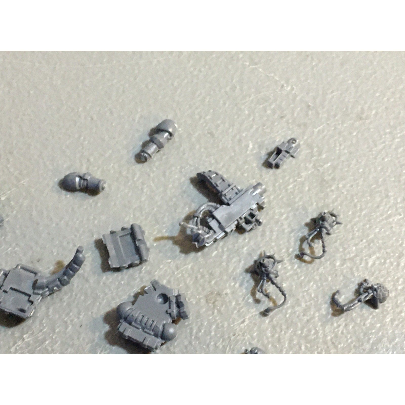 A29480 WARHAMMER 40K SPACE MARINES BITS LOT DEVASTATOR WEAPON BACKPACK GW