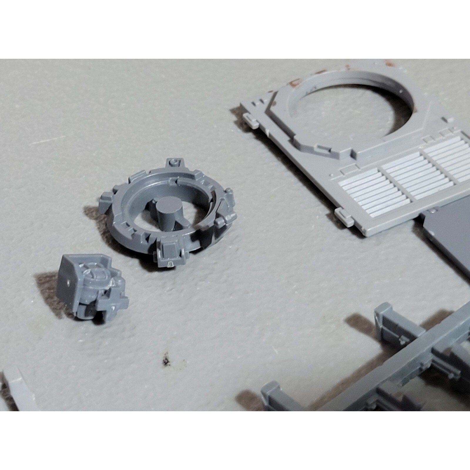 A18904 WARHAMMER 40K SPACE MARINES BITS LOT TANK VEHICLE RHINO RAZORBACK PRED