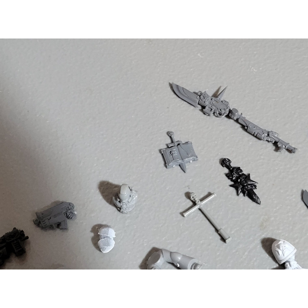 A18518 WARHAMMER 40K SPACE MARINES TERMINATORS CUSTODES BITS LOT