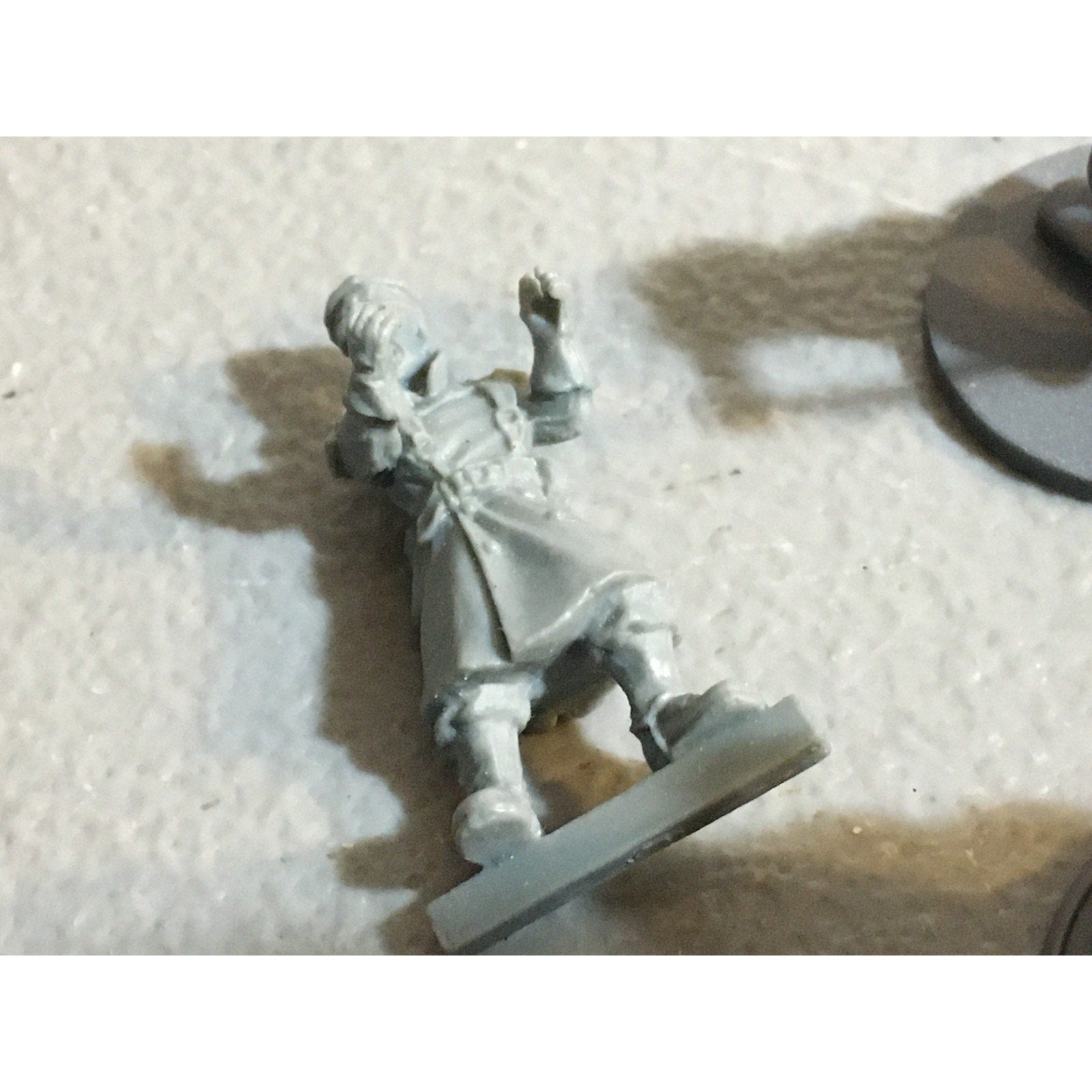 A32550 UNKNOWN MINIATURES PLASTIC INCOMPLETE LOT WARRIOR SOLDIER
