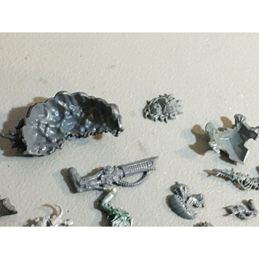 A30755 WARHAMMER 40K TYRANIDS BITS LOT TERVIGON TERMAGANT CARNIFEX GW