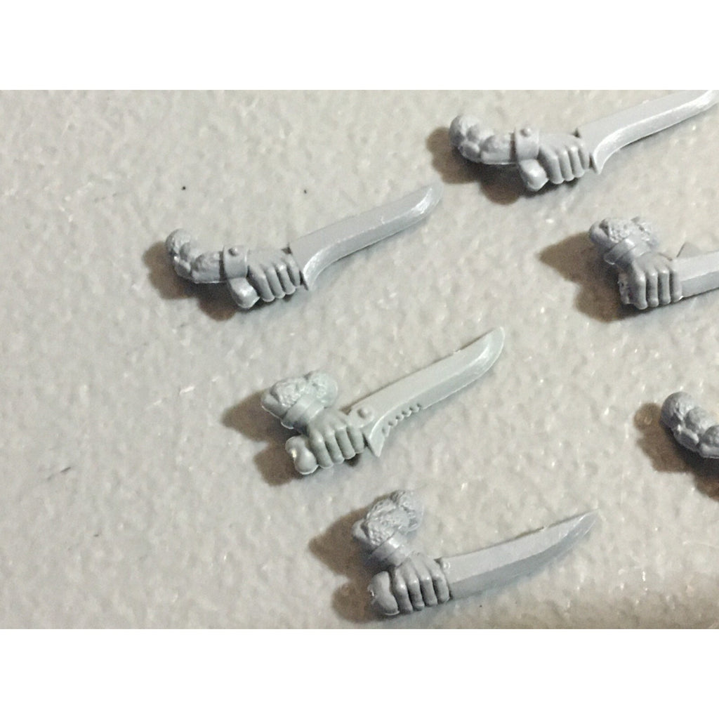 A22300 WARHAMMER FANTASY SKAVEN BITS LOT SWORD ARMS GAMES WORKSHOP GW
