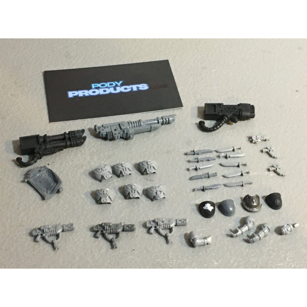 A33584 WARHAMMER 40K SPACE MARINES BITS LOT MIXED KNIFE CHEST MELTA GW