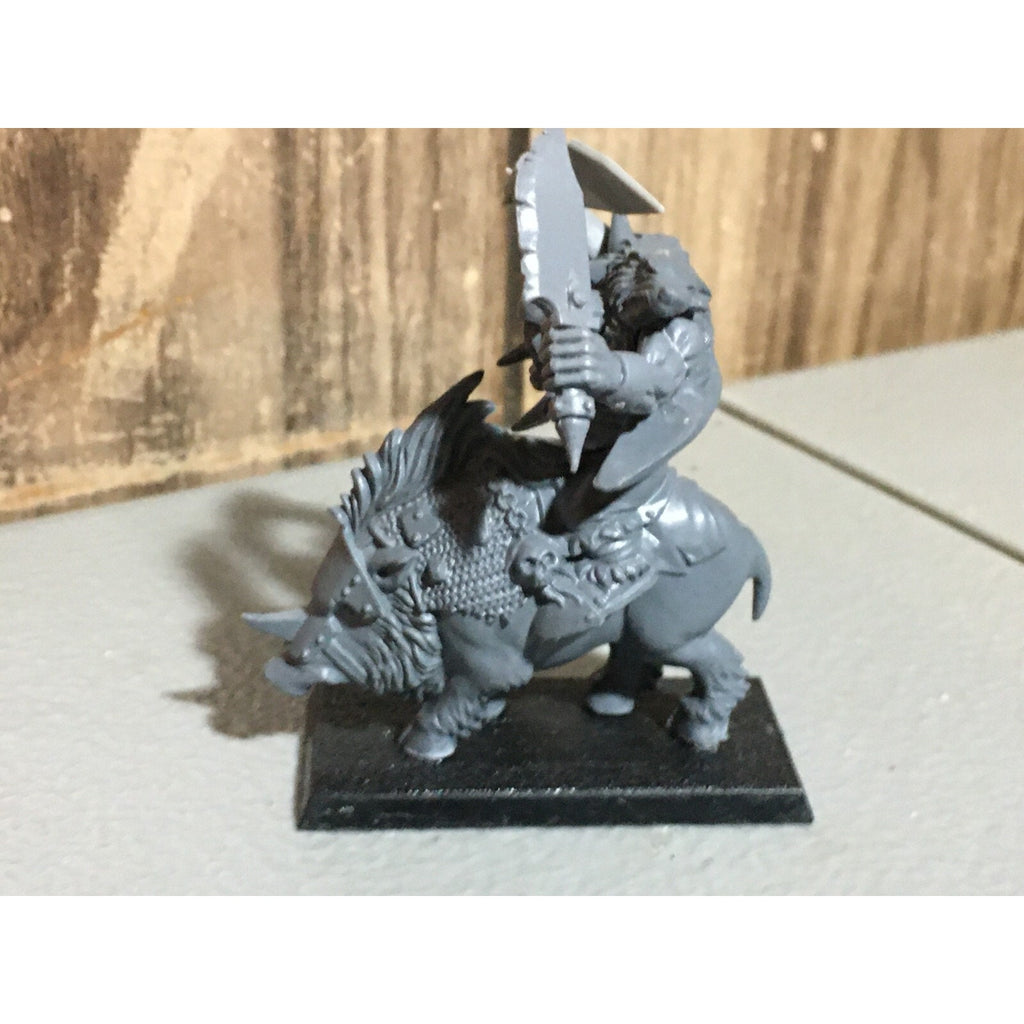 A20087 WARHAMMER FANTASY ORCS & GOBLINS ORC WARBOSS ON BOAR GAMES WORKSHOP