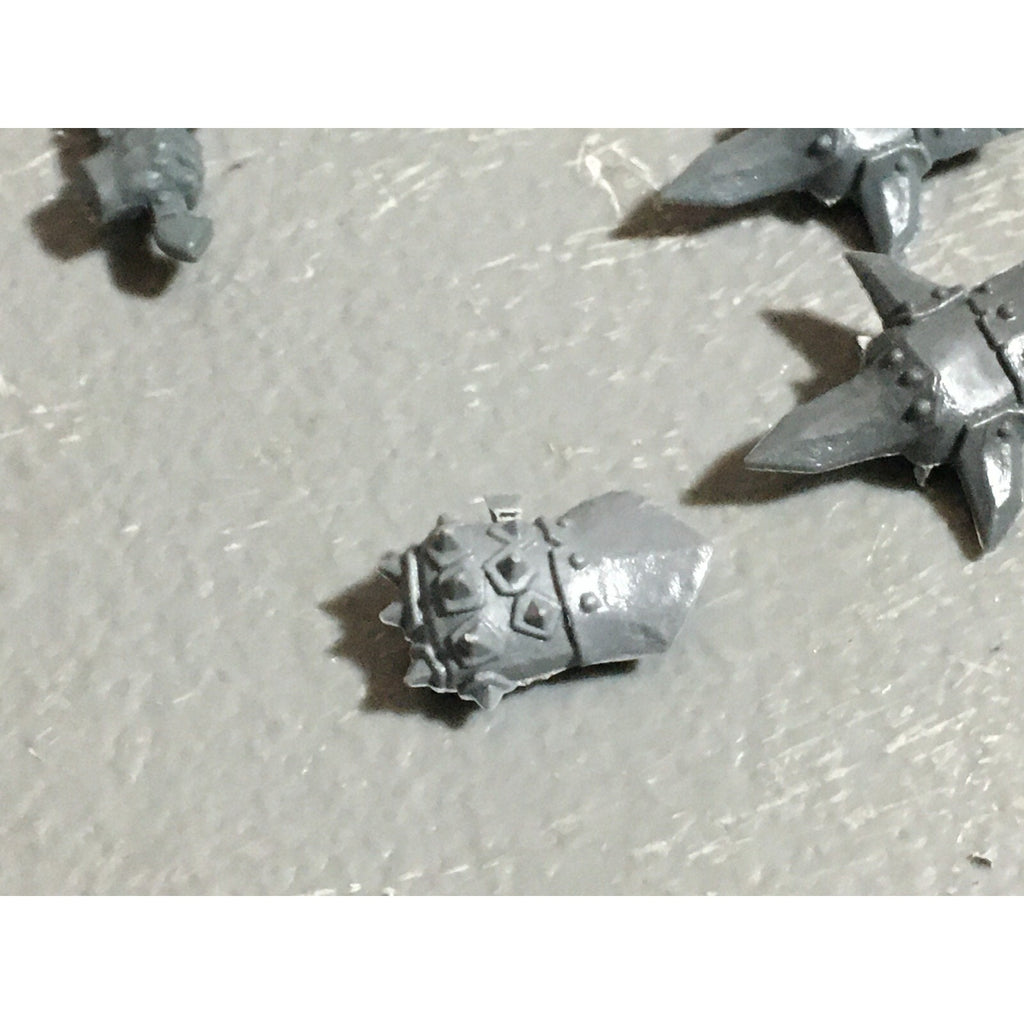 A22592 WARHAMMER FANTASY OGRE KINGDOMS BITS LOT HANDS GAMES WORKSHOP GW