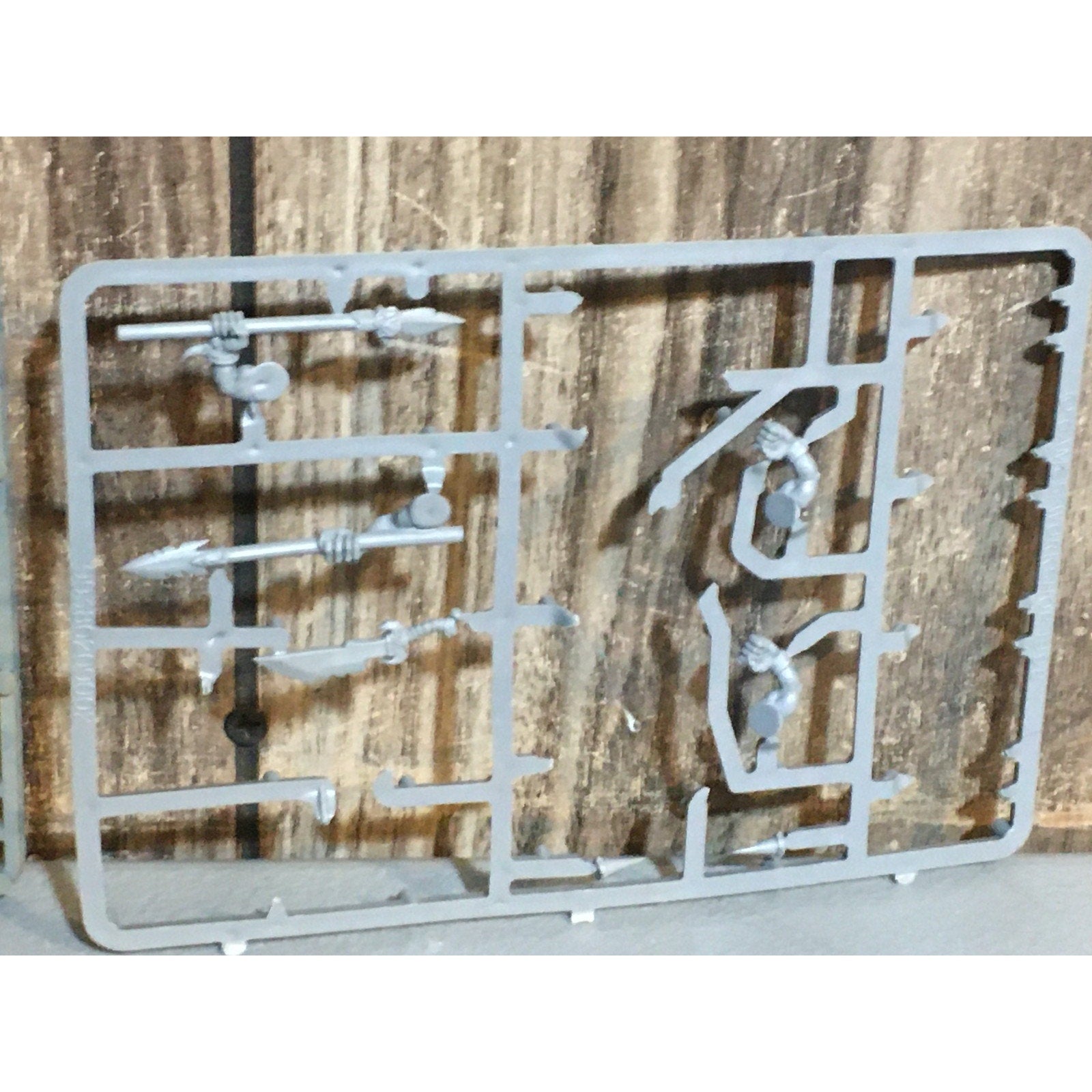 A33696 WARHAMMER FANTASY ORCS & GOBLINS BITS ON SPRUE LOT ORC BOYZ GW