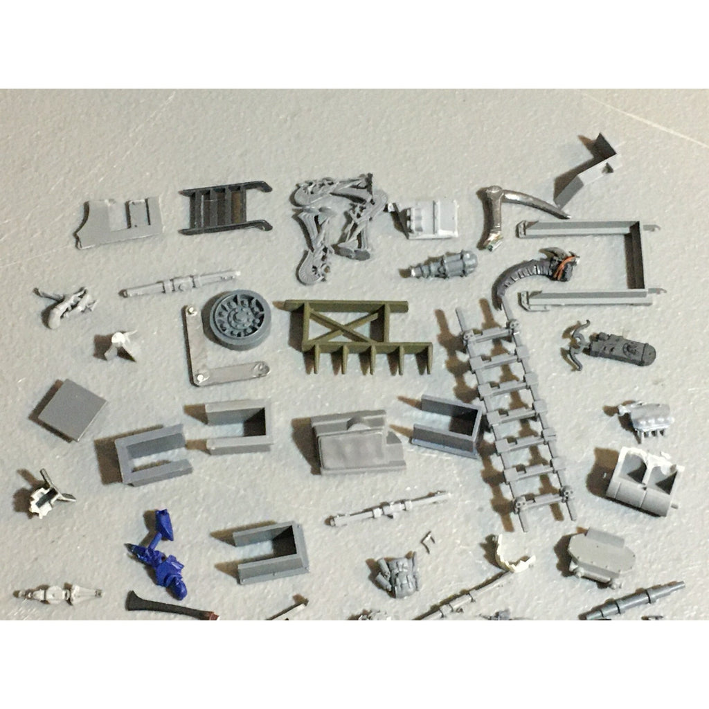A23493 WARHAMMER FANTASY 40K BITS LOT MIXED RANDOM GAMES WORKSHOP GW